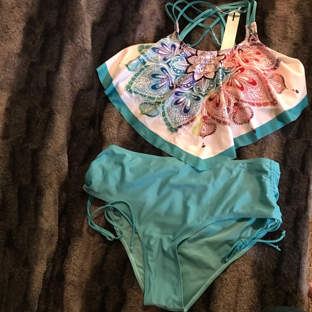 New with tag dressfo 2 piece tankini swimsuit size 14 .